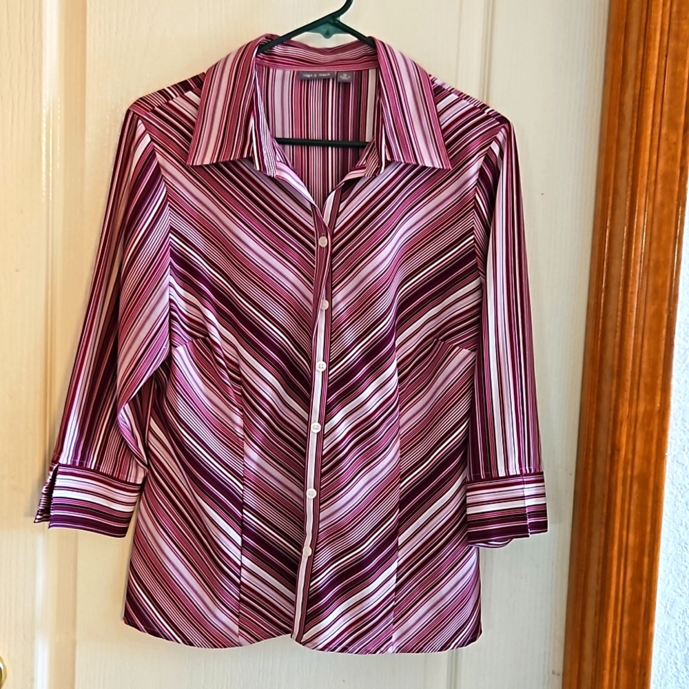 Apt 9 pink woman's button-down blouse size: medium